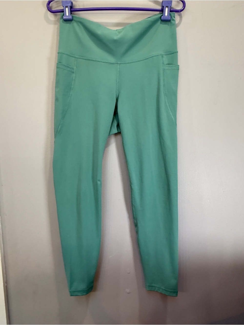 Old Navy Mint Green Active Leggings with Side Pockets